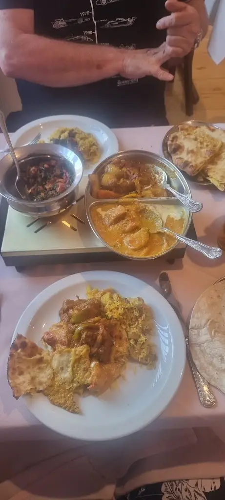 Noni Davidson_Lea Cross Tandoori_Pontesbury_review