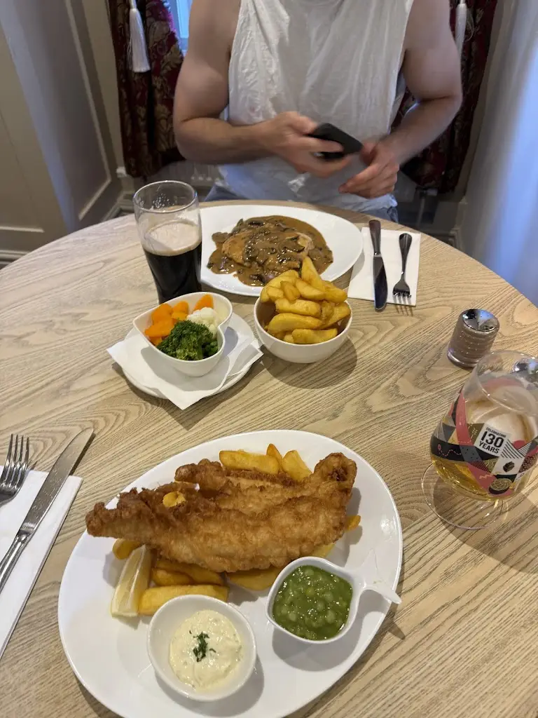 Olya_Dorrington's Horseshoes_Pontesbury_review