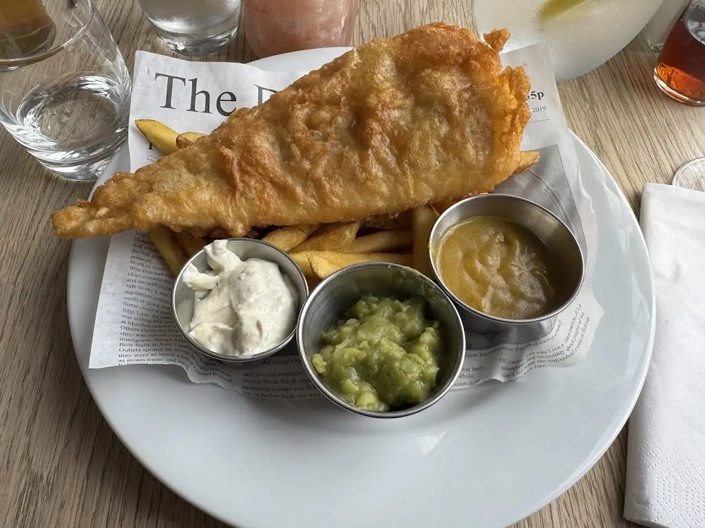 Catherine Hunt_The Boathouse_Pontesbury_review