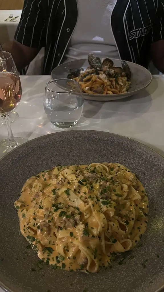 Kat Ferrara_Macaroni Restaurant_Potters Bar_review