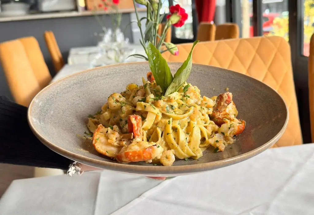 Macaroni Restaurant_Potters Bar_slider_image_2