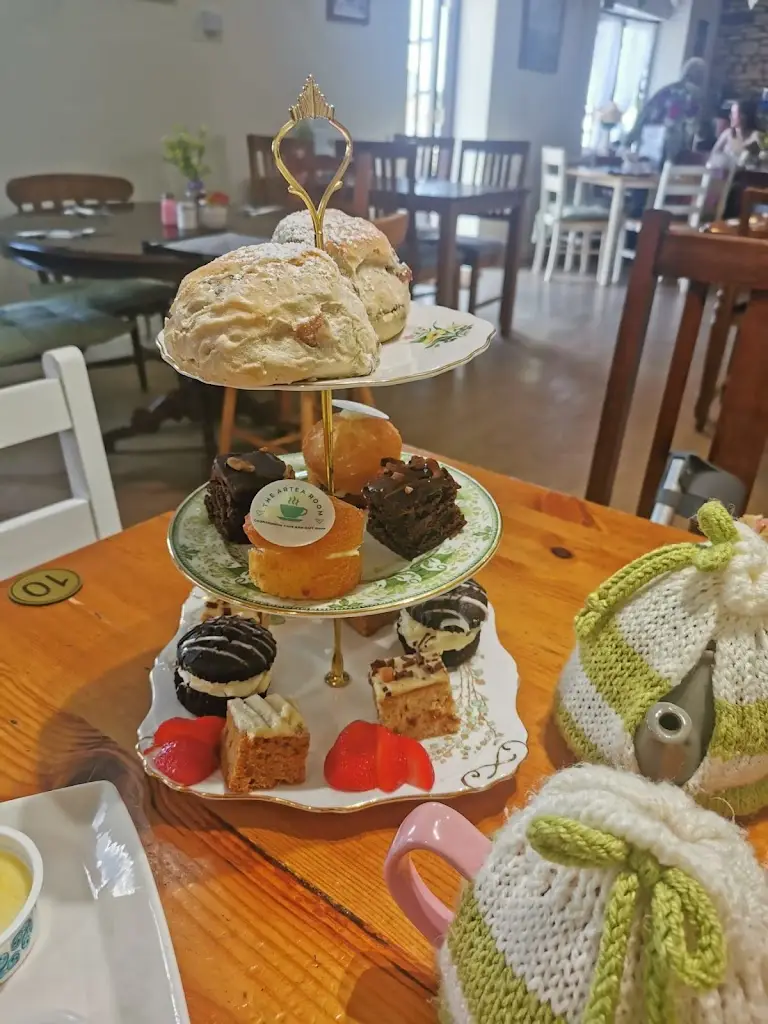 Nicki Bond_The Artea Room - Countryside Cafe and Gift Shop_Potterspury_review