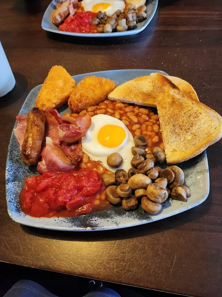 Wellington's Cafe and Bistro_Potterspury_slider_image_2