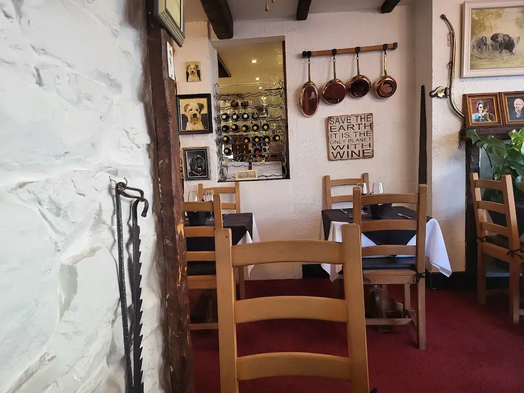 Piggy In The Middle_Porlock_slider_image_3