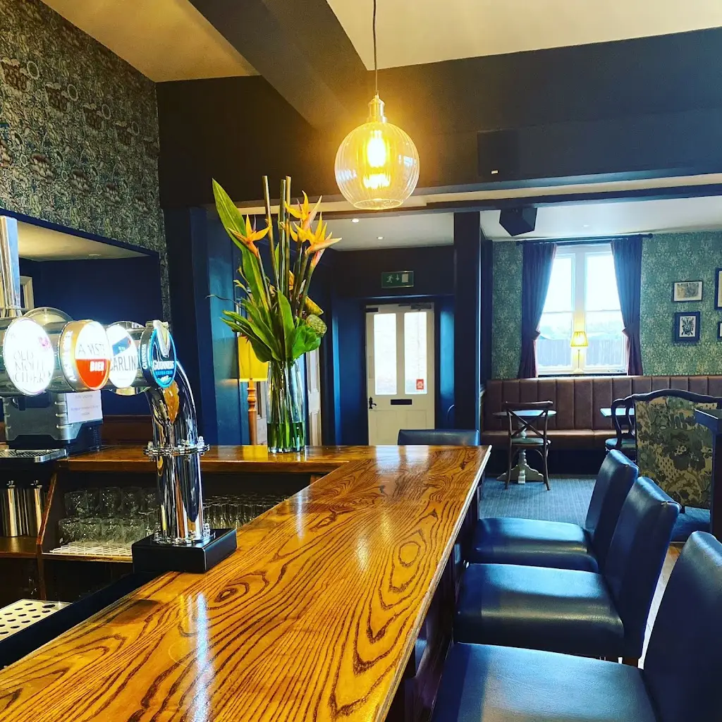 The Hunting Lodge_Barrow upon Soar_slider_image_1