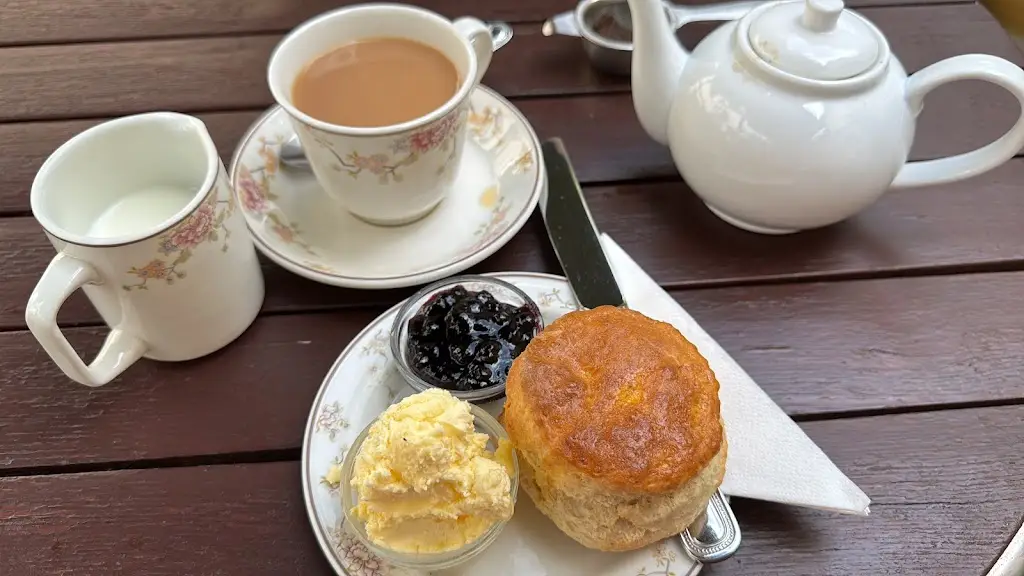 Helen Gale_Whortleberry Tearoom_Porlock_review