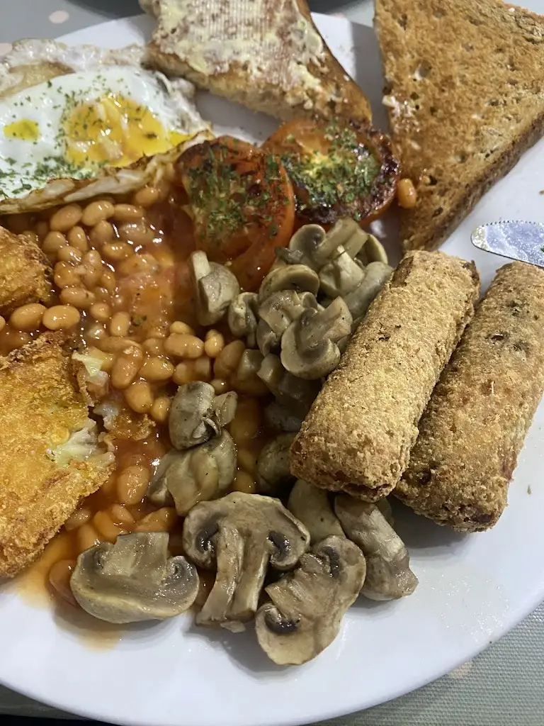 Carrie Burnett_The Wheelhouse Family Restaurant_Polperro_review