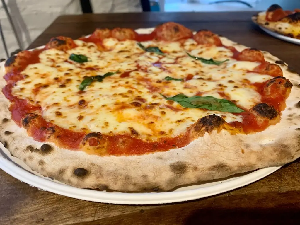 Turntable Pizzeria_Polperro_slider_image_3