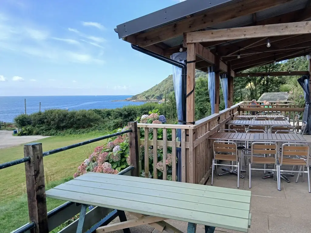 Smugglers Rest_Polperro_slider_image_1