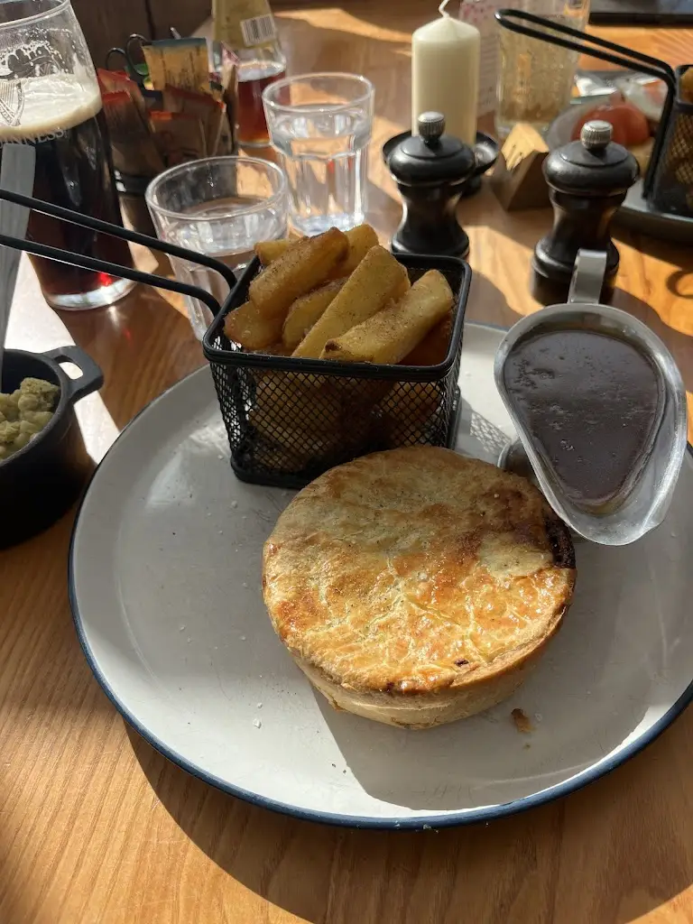 Maria Sousamli_Travellers Rest_Publow_review