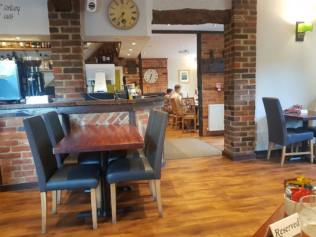 The Three Crowns_Princes Risborough_slider_image_1