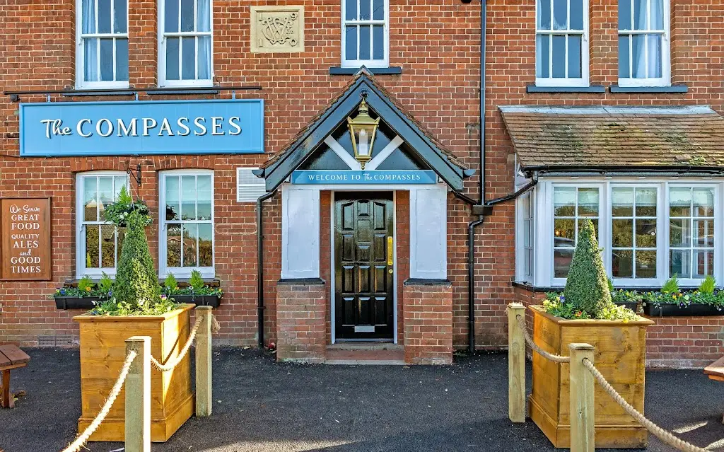 The Compasses_Pulloxhill_slider_image_1