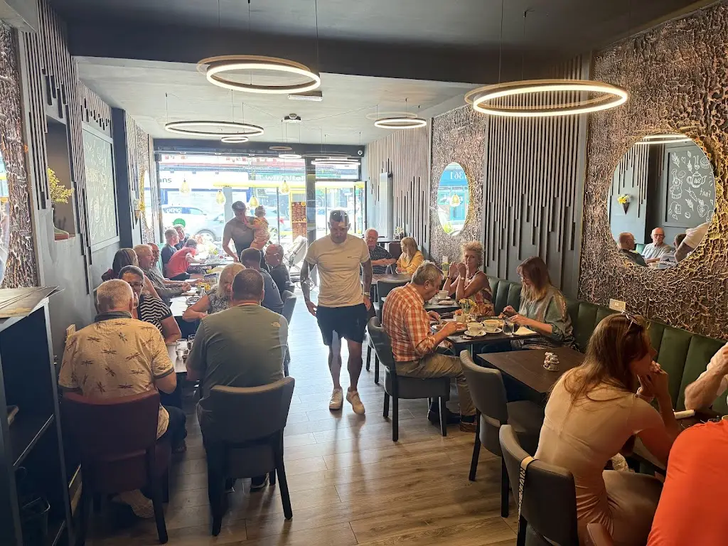 Daffodil Restaurant Cafe & Bar restaurant in Prenton