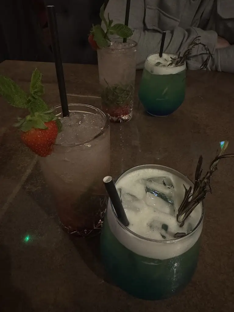 J B_Istanbul Grill Restaurant and Cocktail Bar_Radcliffe_recensione