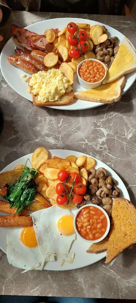 simon boor_Hilltop Cafe and Stone Hill Bistro_Rackheath_review