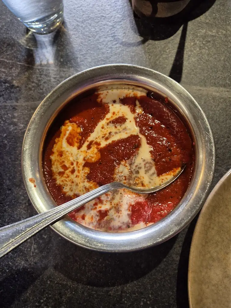 Fiona Poyner_Bengal Lounge_Pocklington_recensione