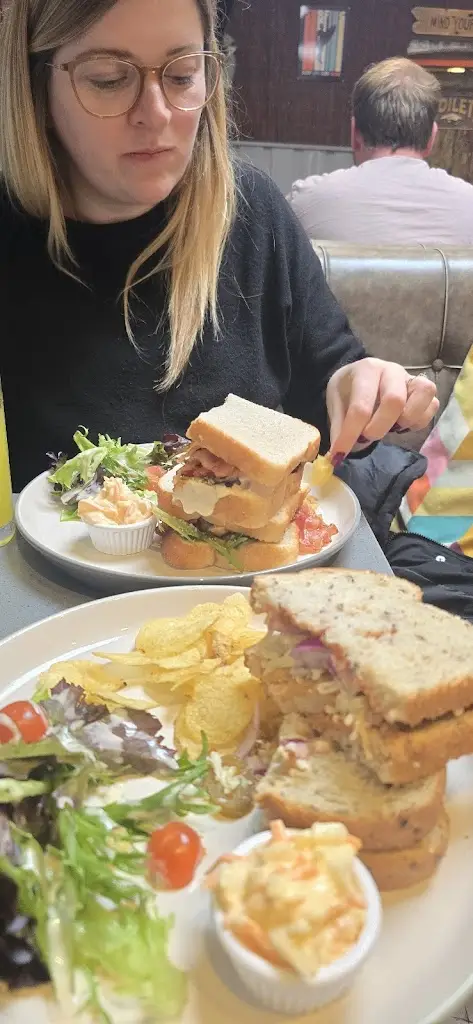 aidan hazelwood_Beach House_Pocklington_review