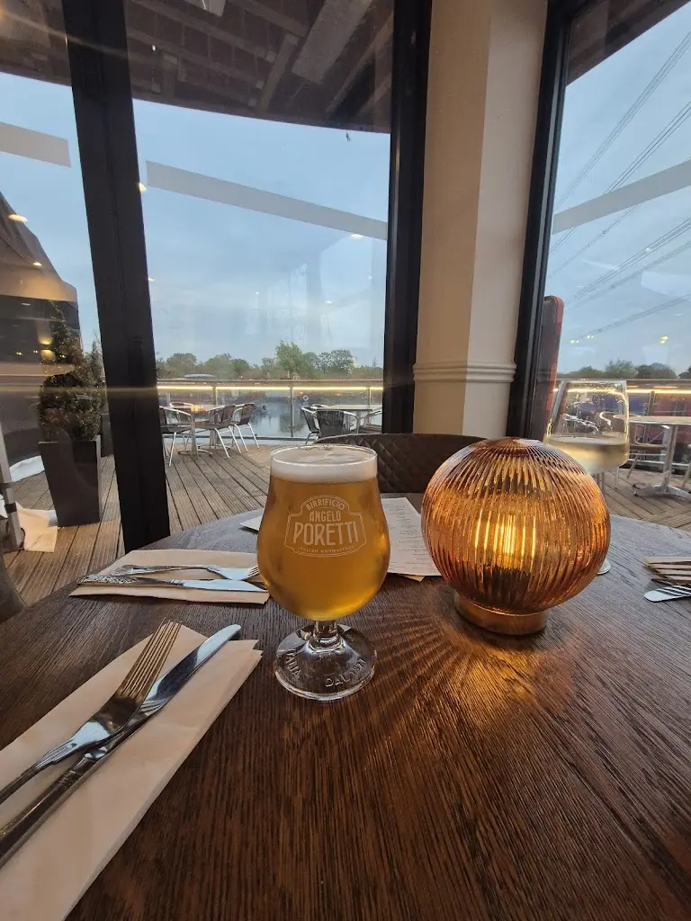 DAVE JACKSON_Pilling's Boat House_Barrow upon Soar_review