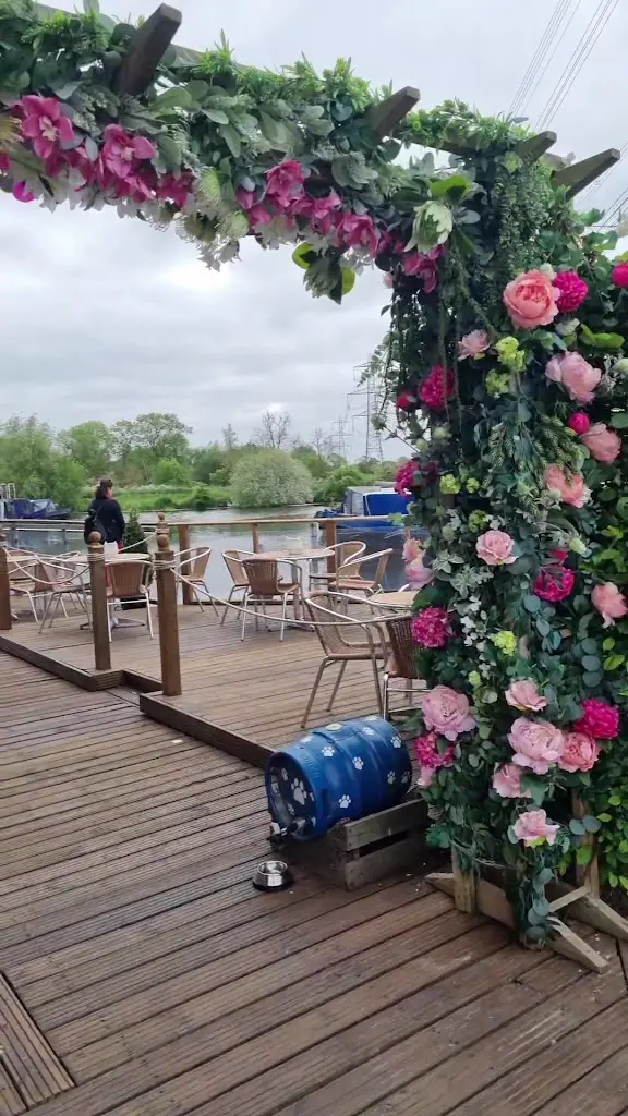 Pilling's Boat House_Barrow upon Soar_slider_image_2