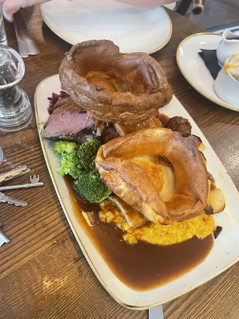 Heather Thrower_The Aviator_Poynton_review