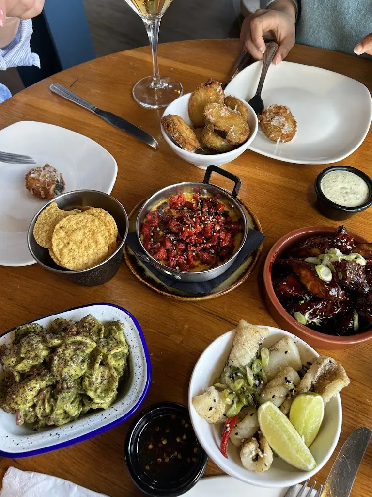 Dan Hoile_Vinehop_Poynton_review