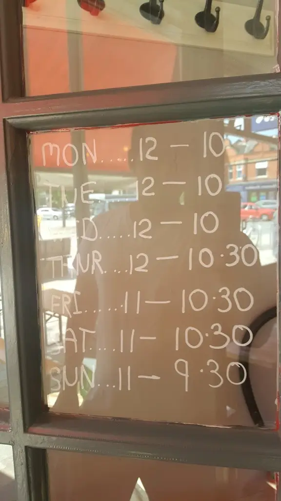 Anton James_Vinehop_Poynton_review