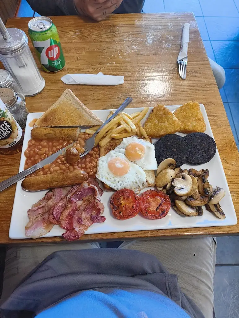 Temcon Air Conditioning_Luna's Cafe restaurant_Queenborough_review