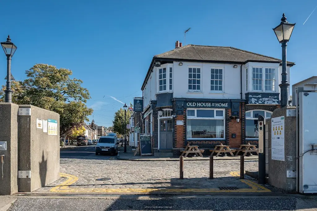 Old House At Home_Queenborough_slider_image_3