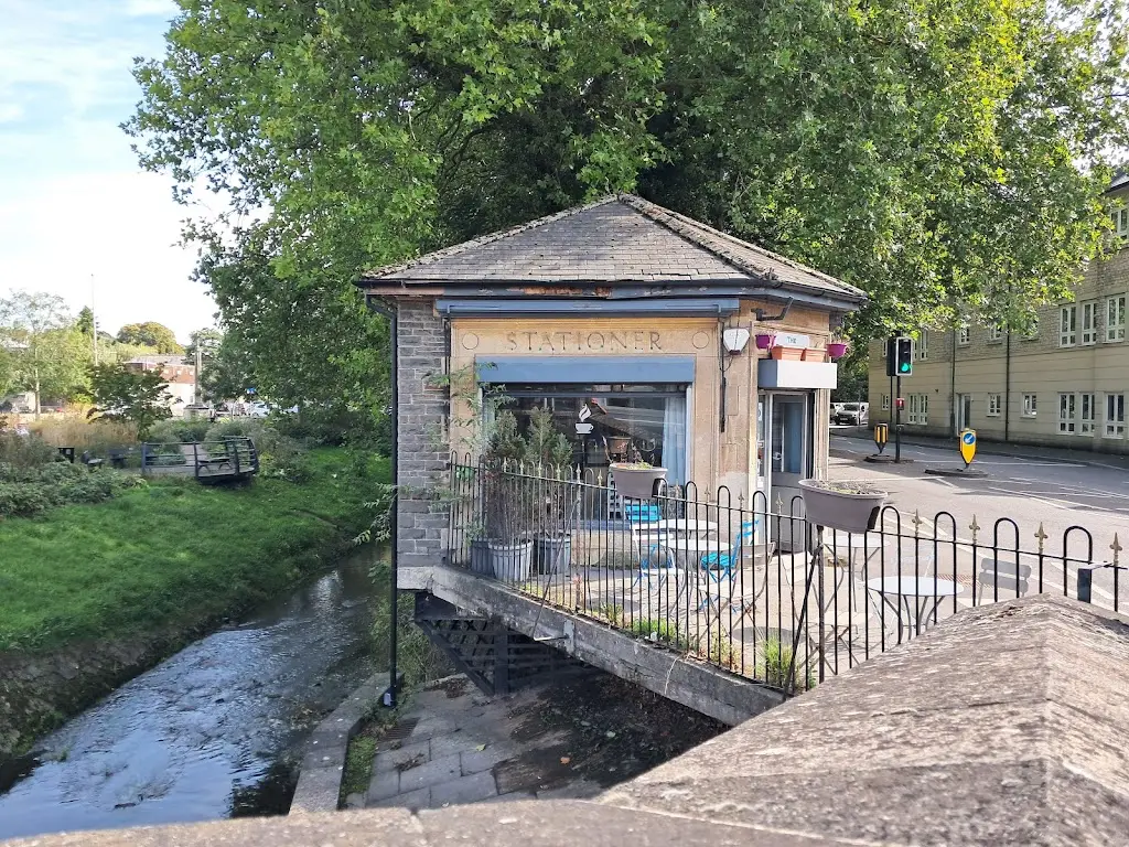 Graeme Brown_The Riverbank_Radstock_review