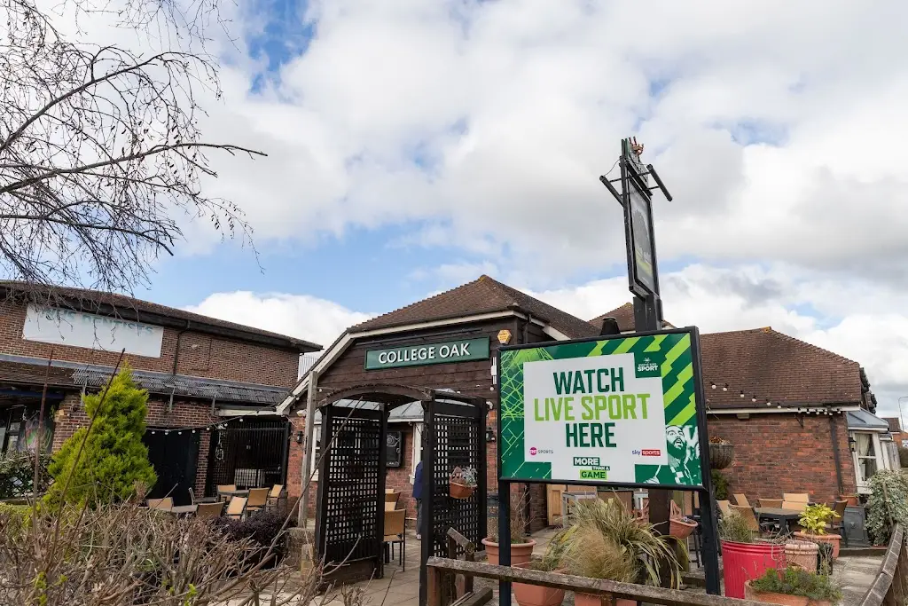 College Oak_Radley_slider_image_3