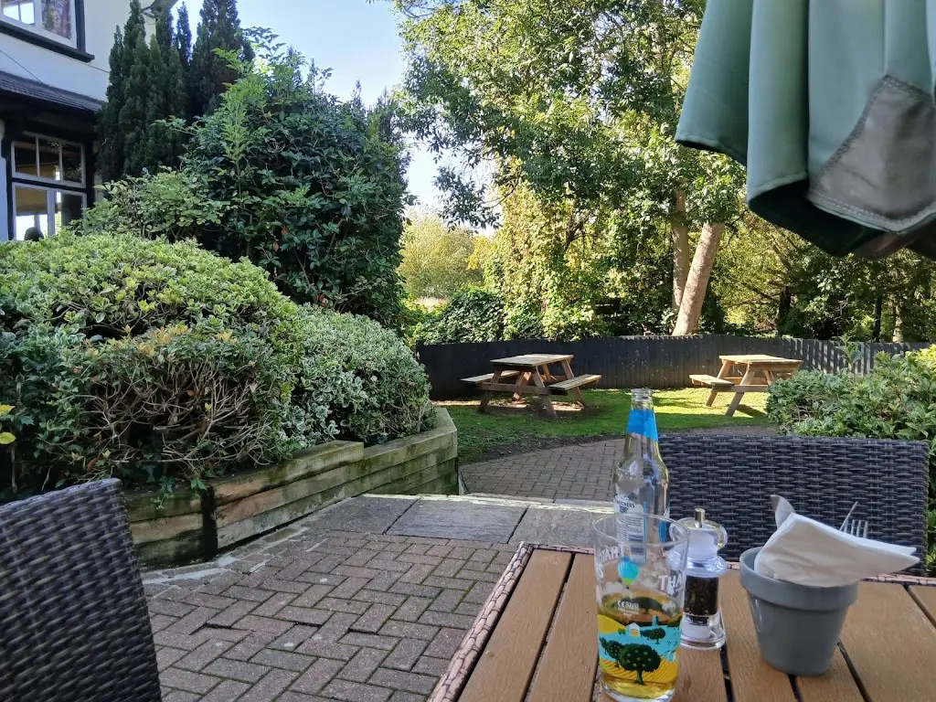 Emerson F_Barley Mow_Radley_review