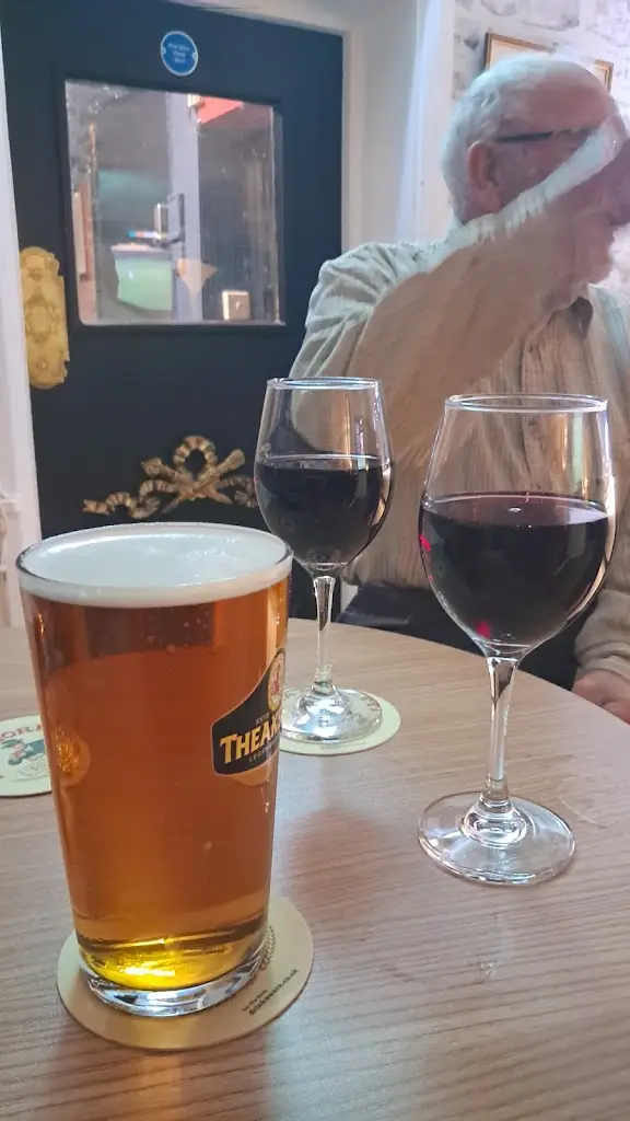 Mick Looker_Royal George_Purton_review