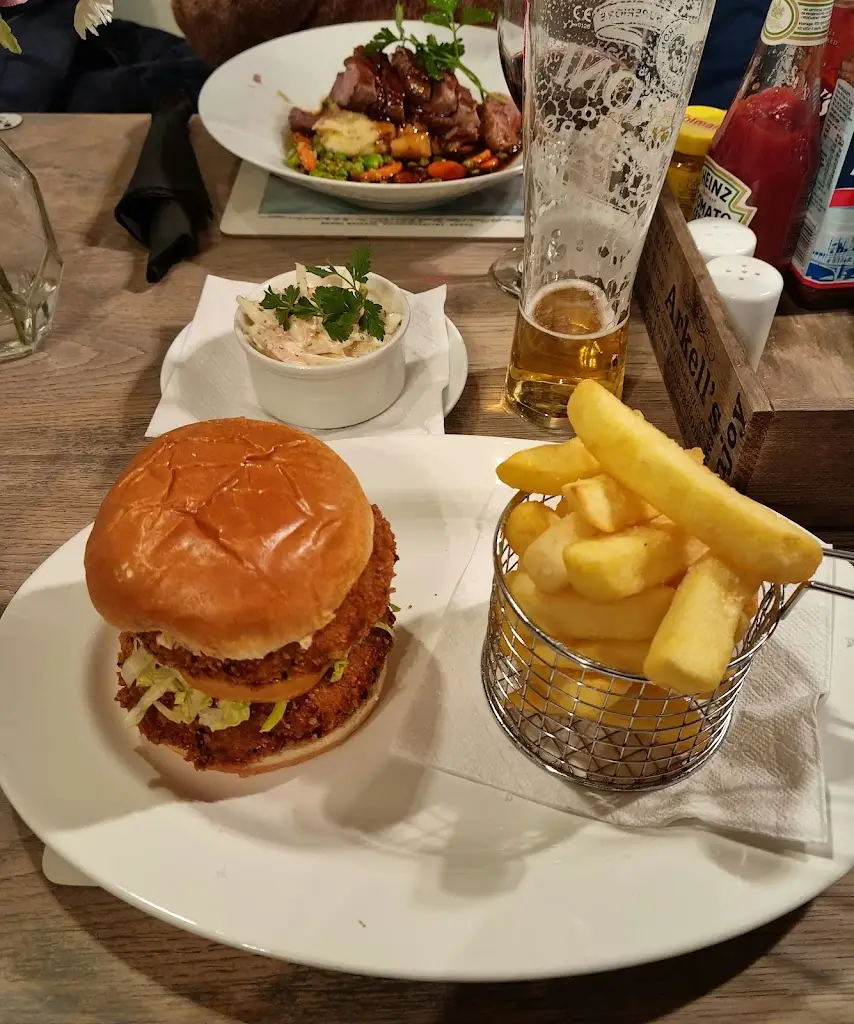 Chris Hounsell_The Angel, Purton_Purton_review