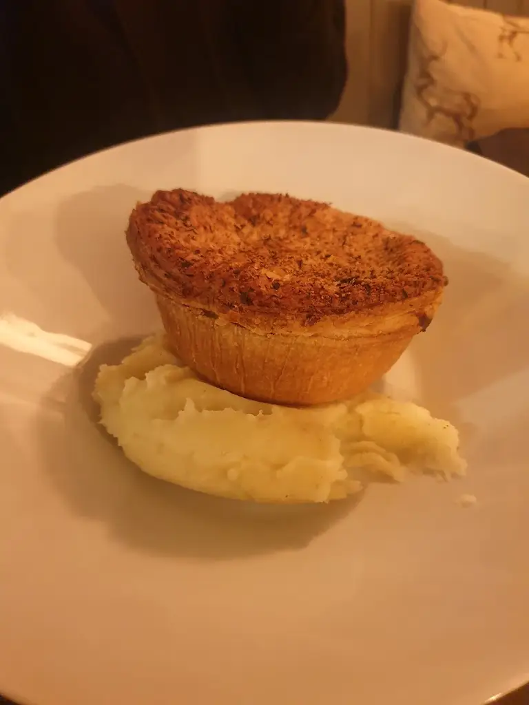 Claudia Fortuna_The Angel, Purton_Purton_review