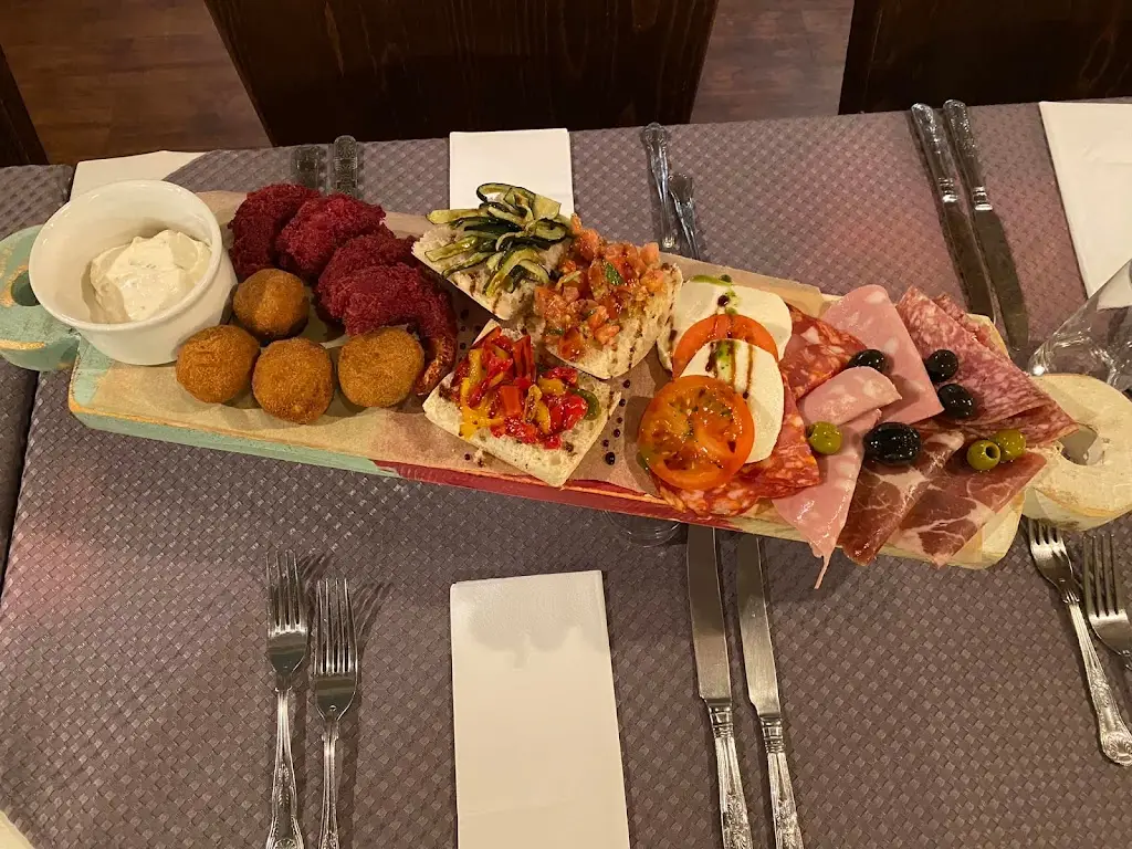 Fabio Ristorante_Purton_slider_image_3