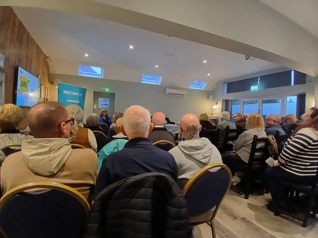 Glyn Pullen_The Rat Trap_Purton_review