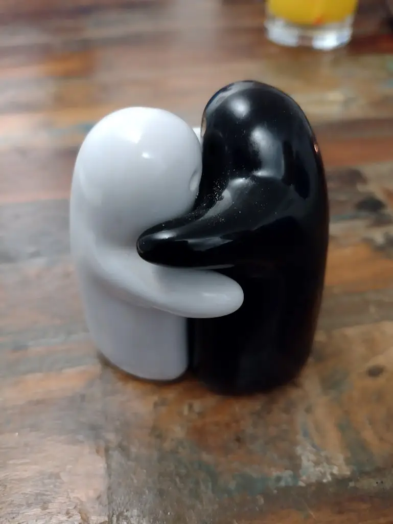 Donna Ryan_Moshan Island Grill/ Box Dinner_Purton_review