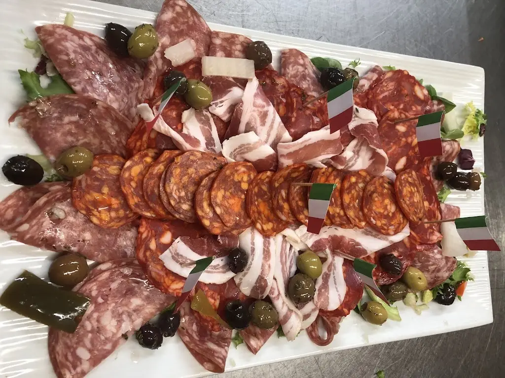 Il Lupo_Baslow_slider_image_3