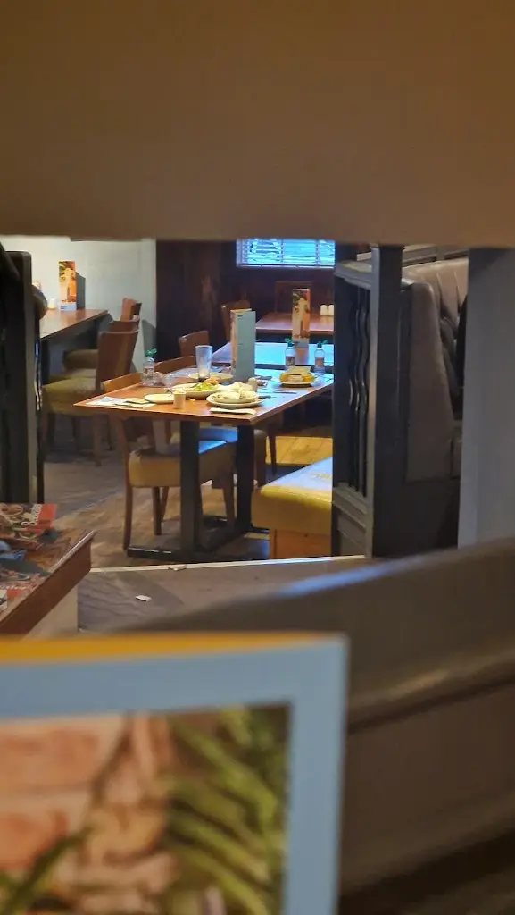 Rachel Fullbrook_Manor Farm Beefeater_Rainham_review