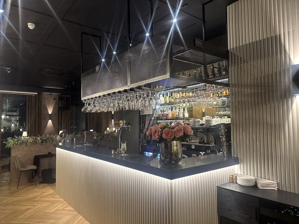 James Addo_Nero Lounge Restaurant_Rainham_review