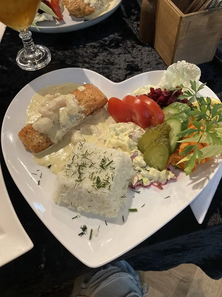 Emad Salah_Nero Lounge Restaurant_Rainham_review