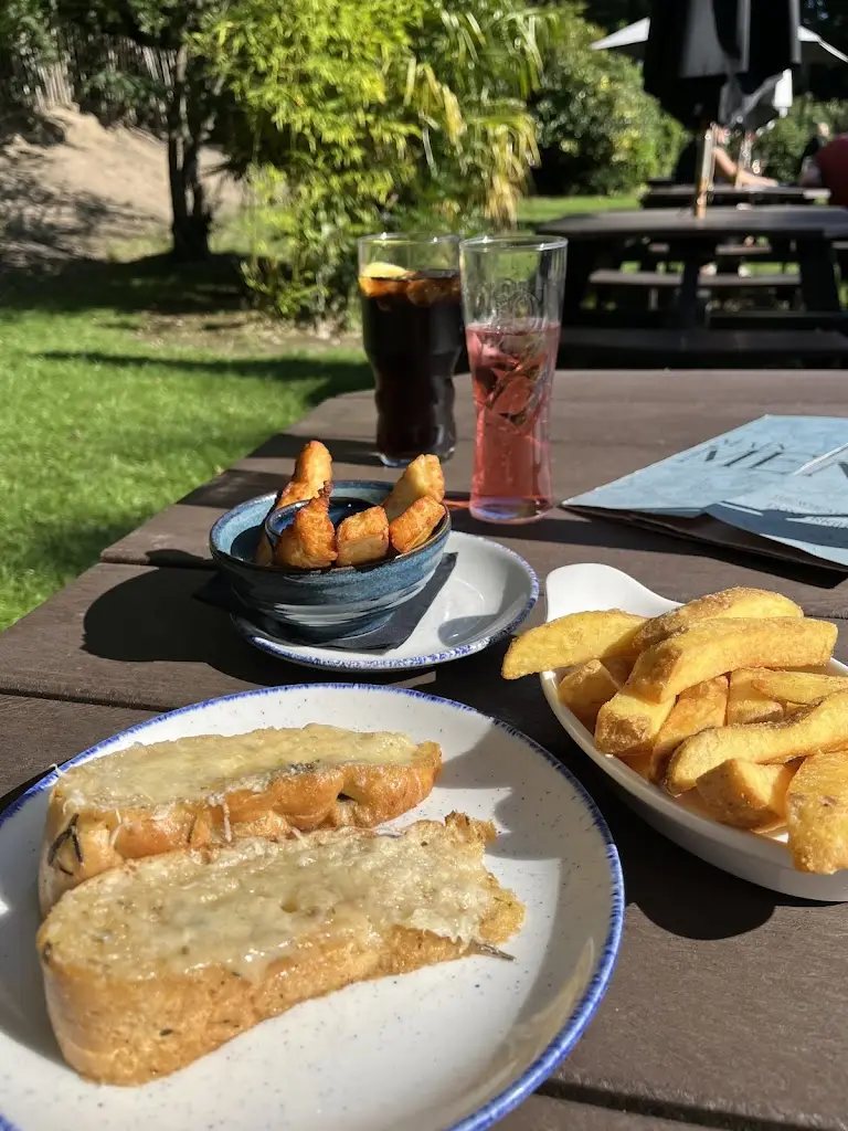 Jo Elwick_Wheatsheaf_Baslow_review