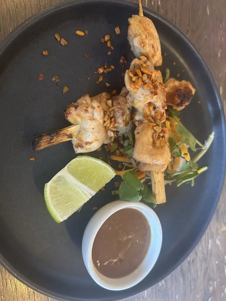 Carla Lowen_The White Horse_Radlett_recensione