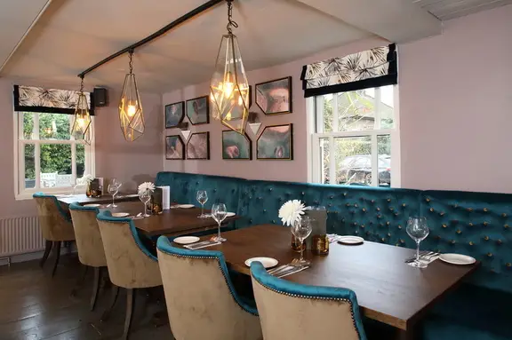 The White Horse restaurant in Radlett