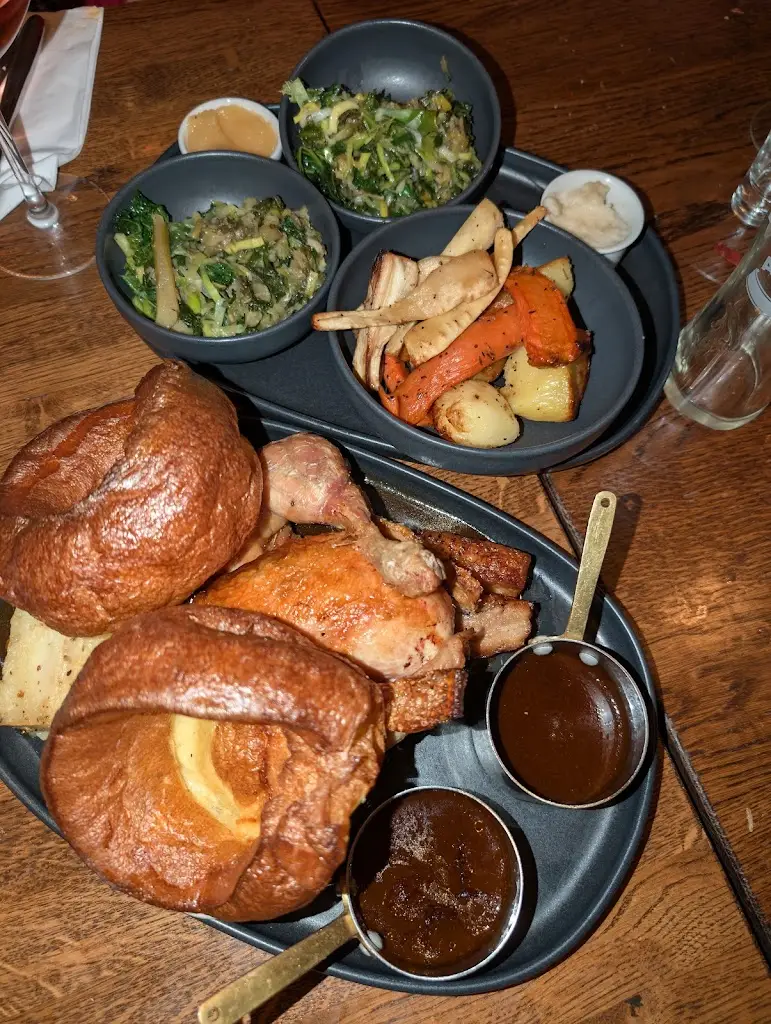 The White Horse_Radlett_slider_image_3