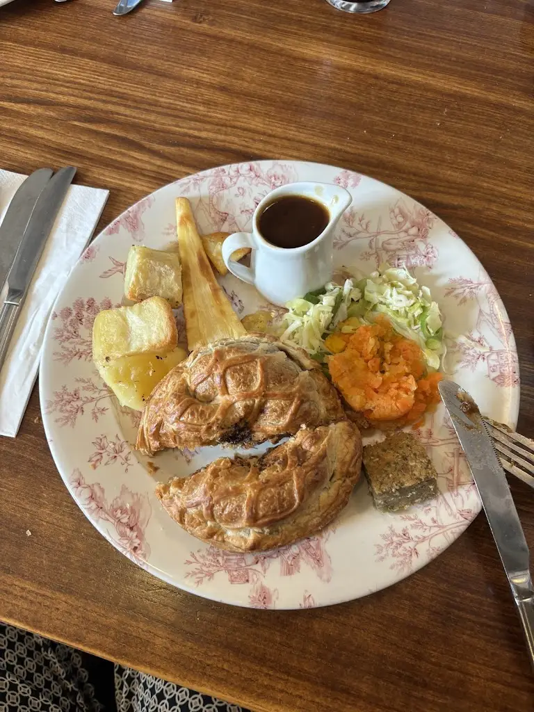 Tanushri Burrows_Battle Axes_Radlett_review