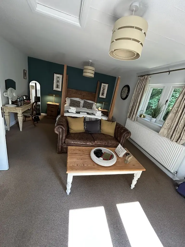 Hannah FJ_The Devonshire Arms_Baslow_review