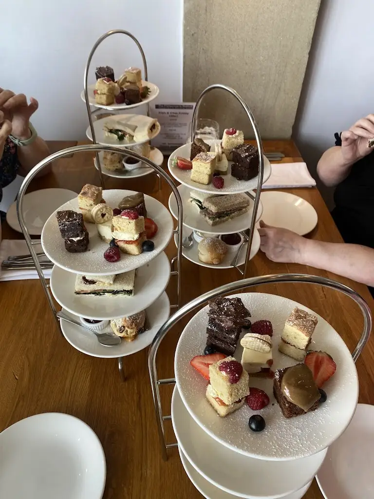 Vanda Fairchild_The Fisherman’s Retreat Ltd_Ramsbottom_review