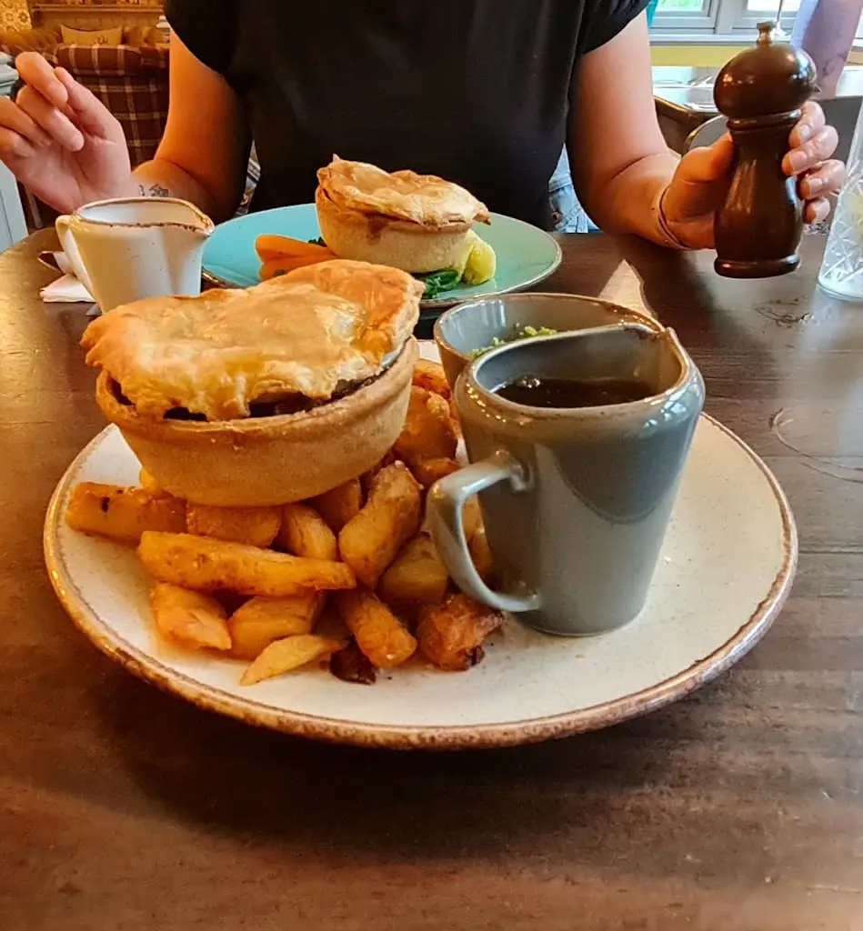 Menu_The Robin Hood Inn_Baslow_image_7