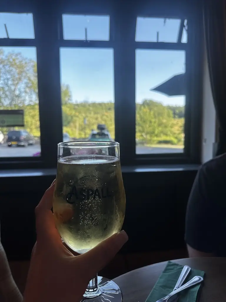 Franklyn Hunt_The Robin Hood Inn_Baslow_review